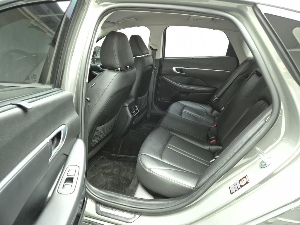 HYUNDAI Sonata - Vista 12