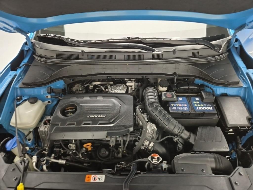 HYUNDAI Kona - Vista 5