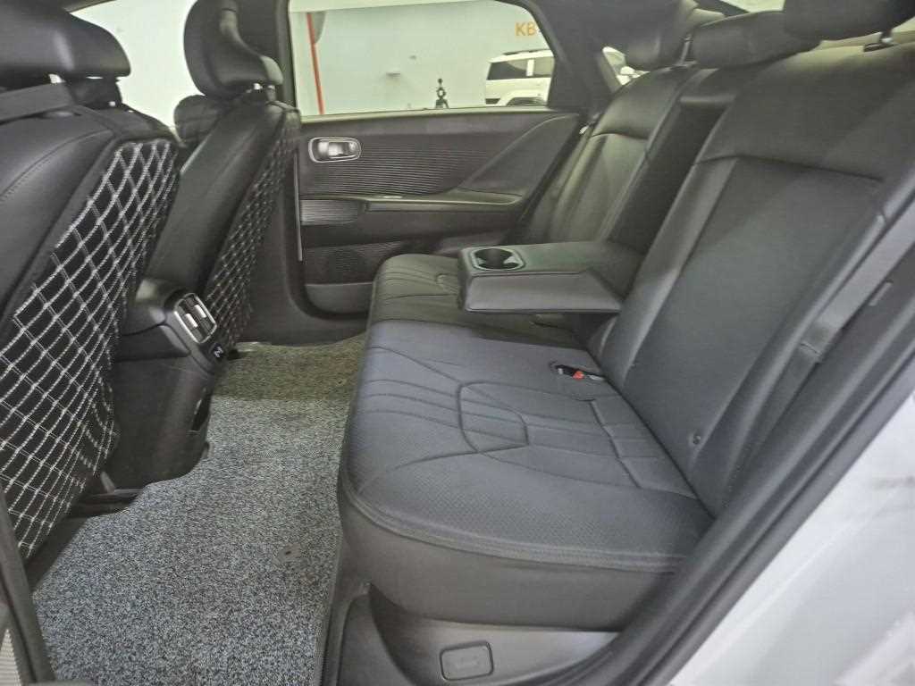 HYUNDAI Ioniq 6 - Vista 12