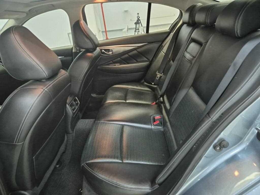 Infiniti Q - Vista 12