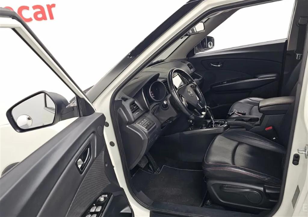 Ssangyong Tivoli - Vista 12