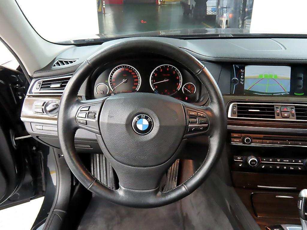 BMW 7 Series - Vista 9