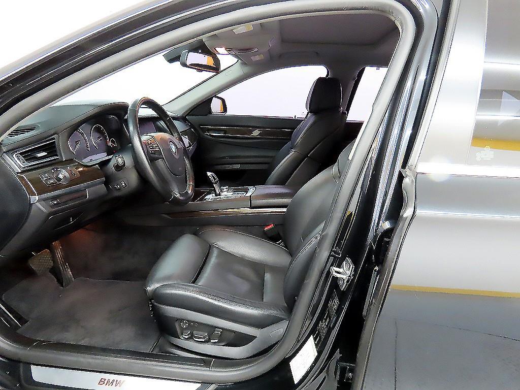 BMW 7 Series - Vista 5