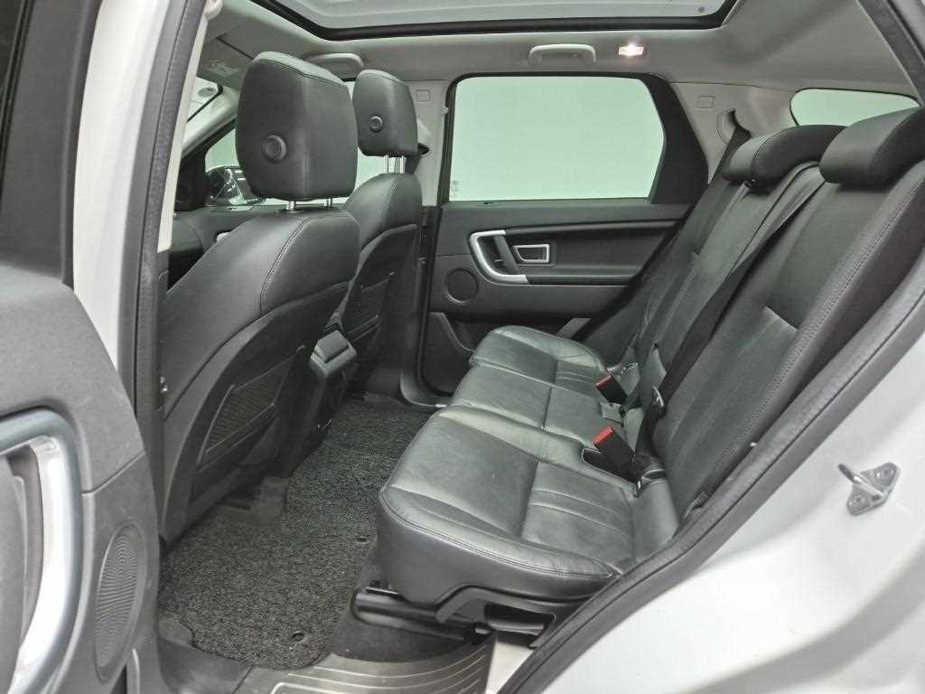 Land Rover Discovery Sports - Vista 12