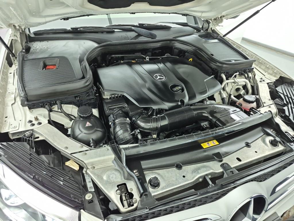 Mercedes Benz GLC Class - Vista 6