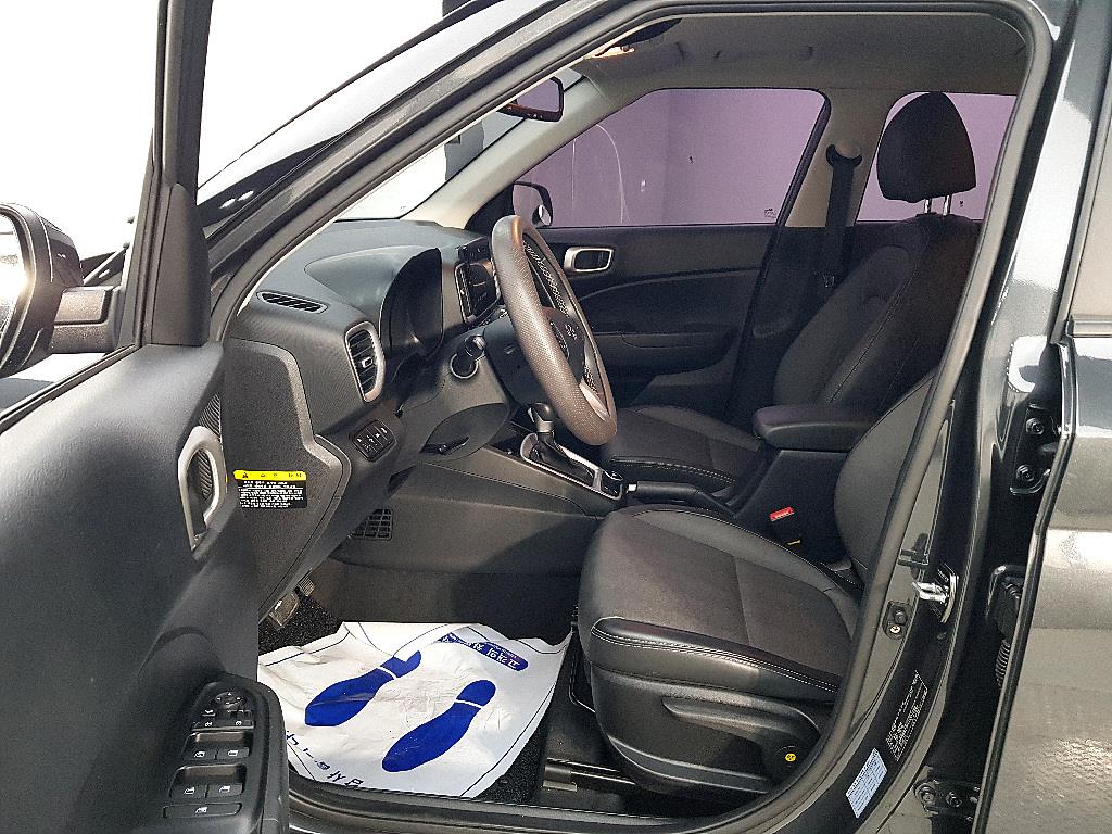 HYUNDAI Venue - Vista 8