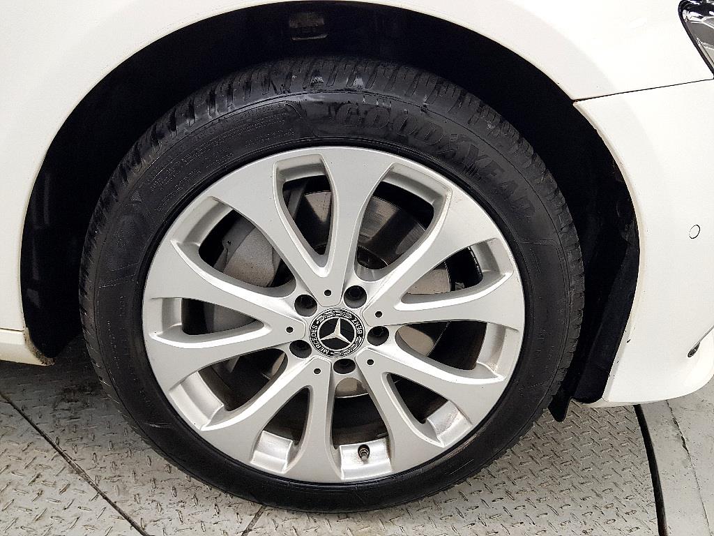 Mercedes Benz E class 2019 Blanco - Importación desde Corea - HF Imports Iquique - Foto 20