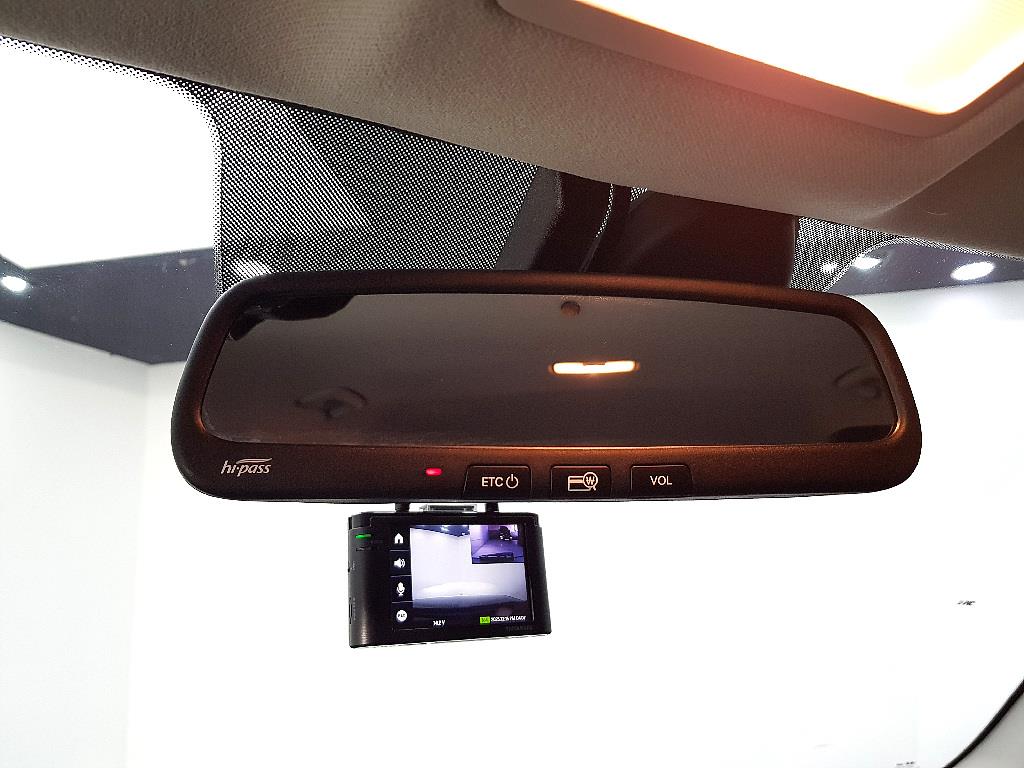 HYUNDAI Venue - Vista 11