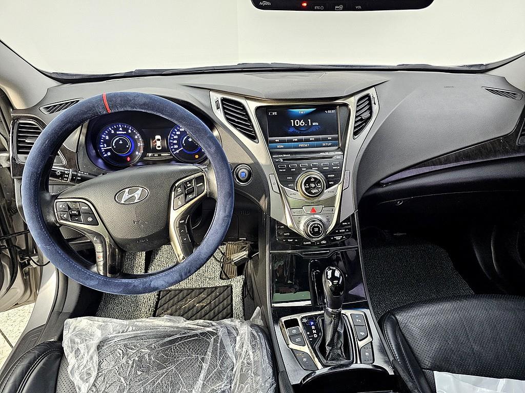 HYUNDAI Grandeur - Vista 9