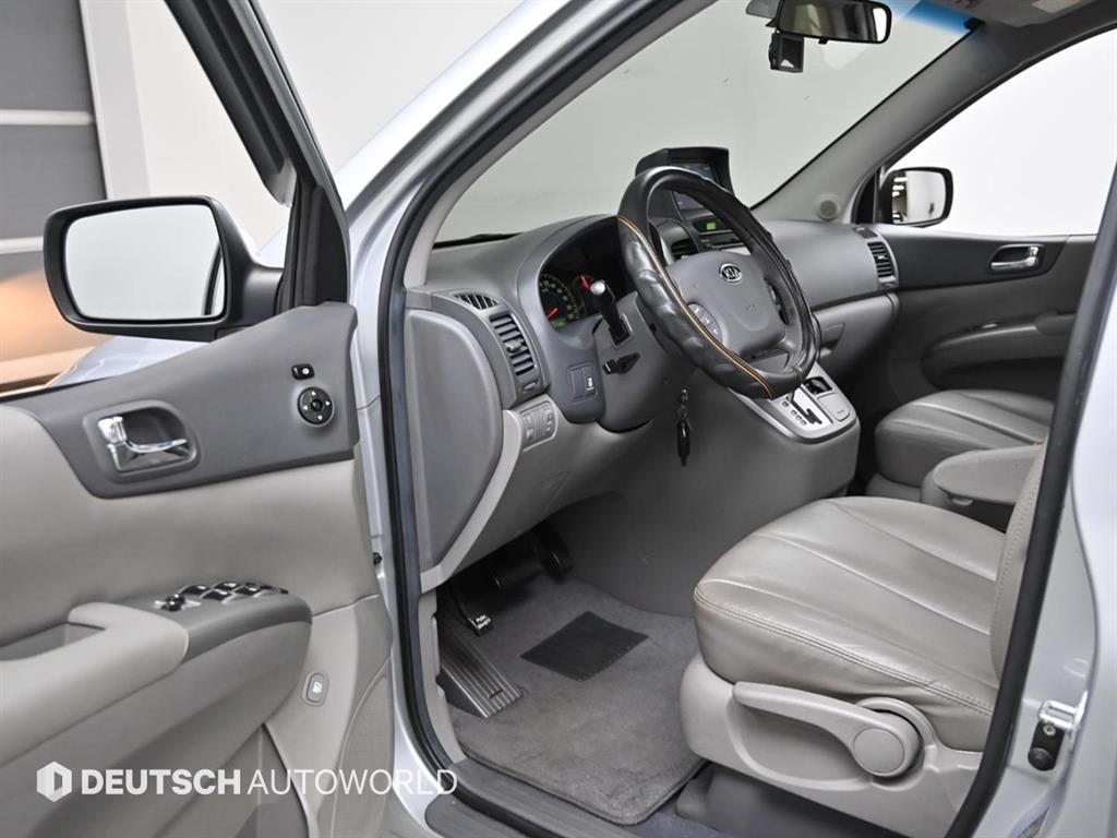 KIA Carnival - Vista 11