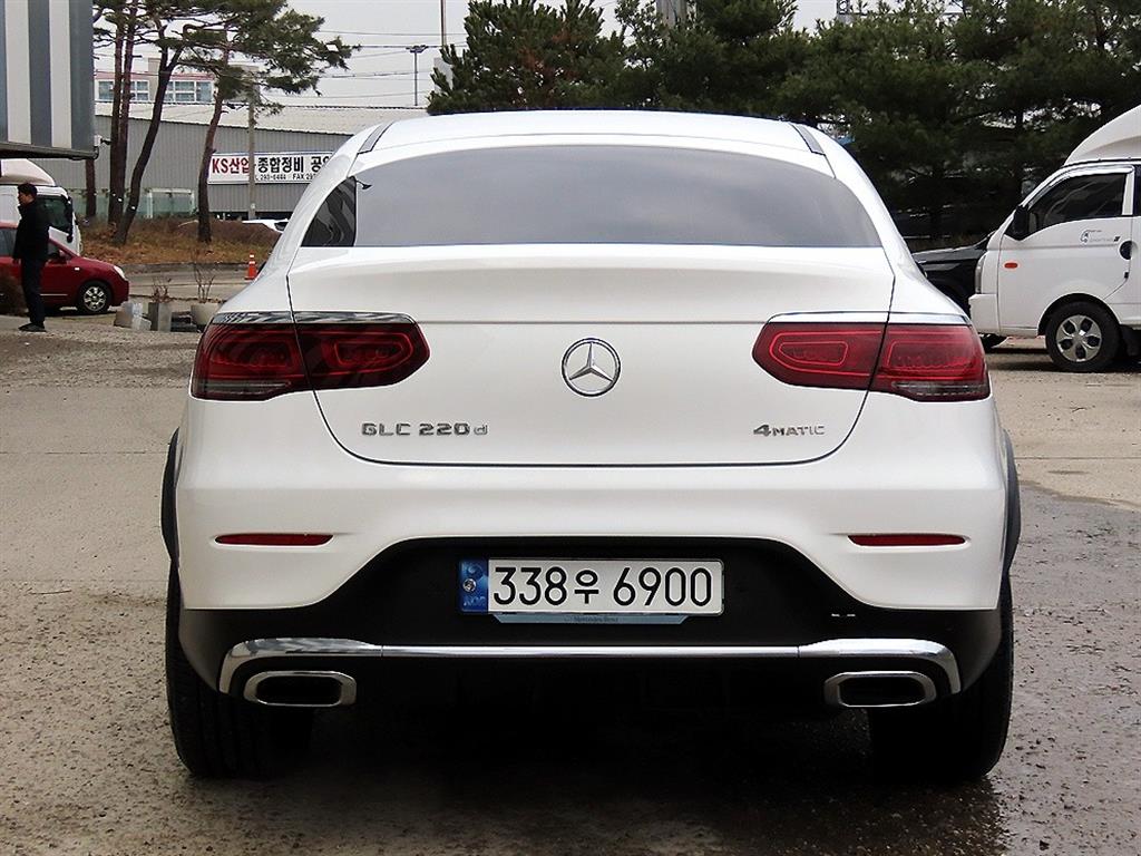 Mercedes Benz GLC Class - Vista 4