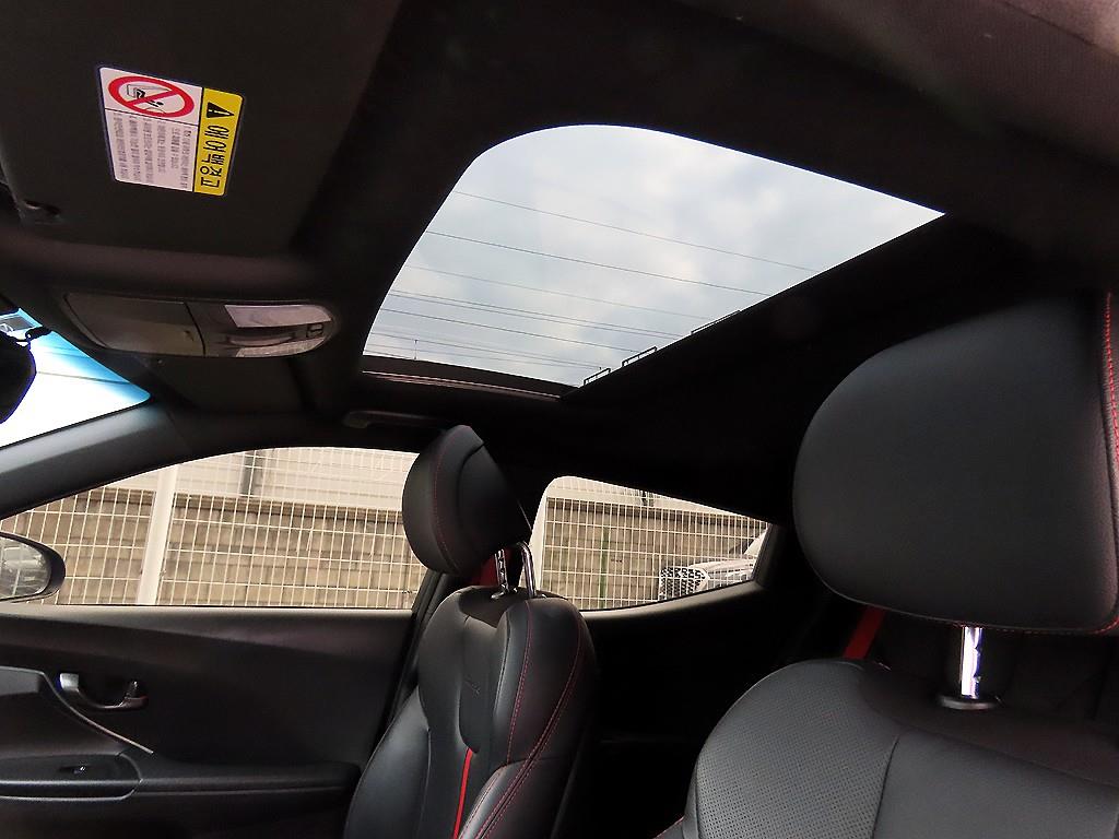 HYUNDAI Veloster 2019 Morado - Importación desde Corea - HF Imports Iquique - Foto 16