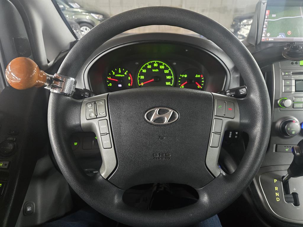 HYUNDAI Starex 2015 Amarillo - Importación desde Corea - HF Imports Iquique - Foto 13