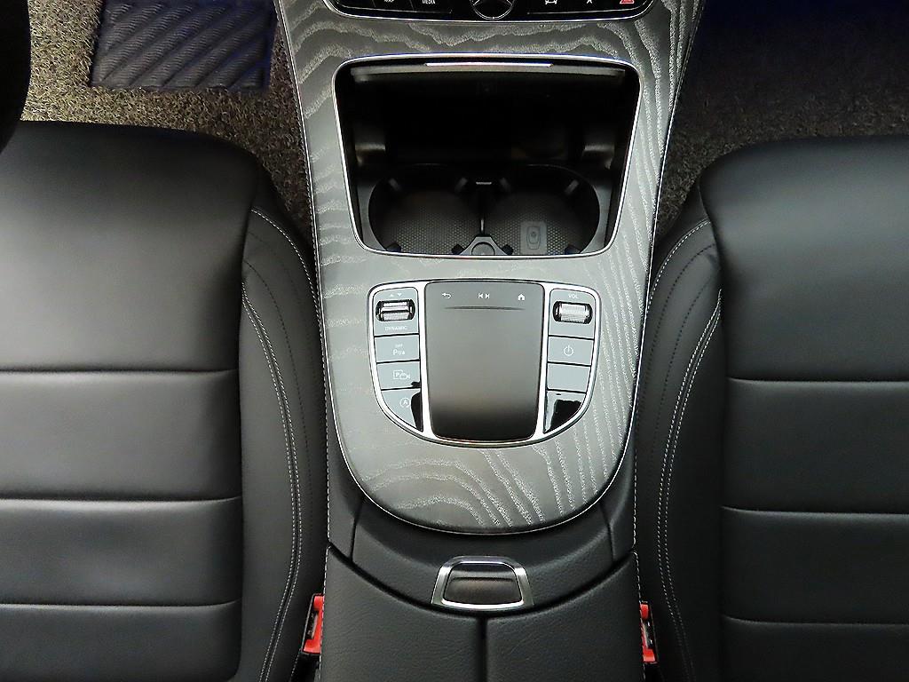 Mercedes Benz E class - Vista 11