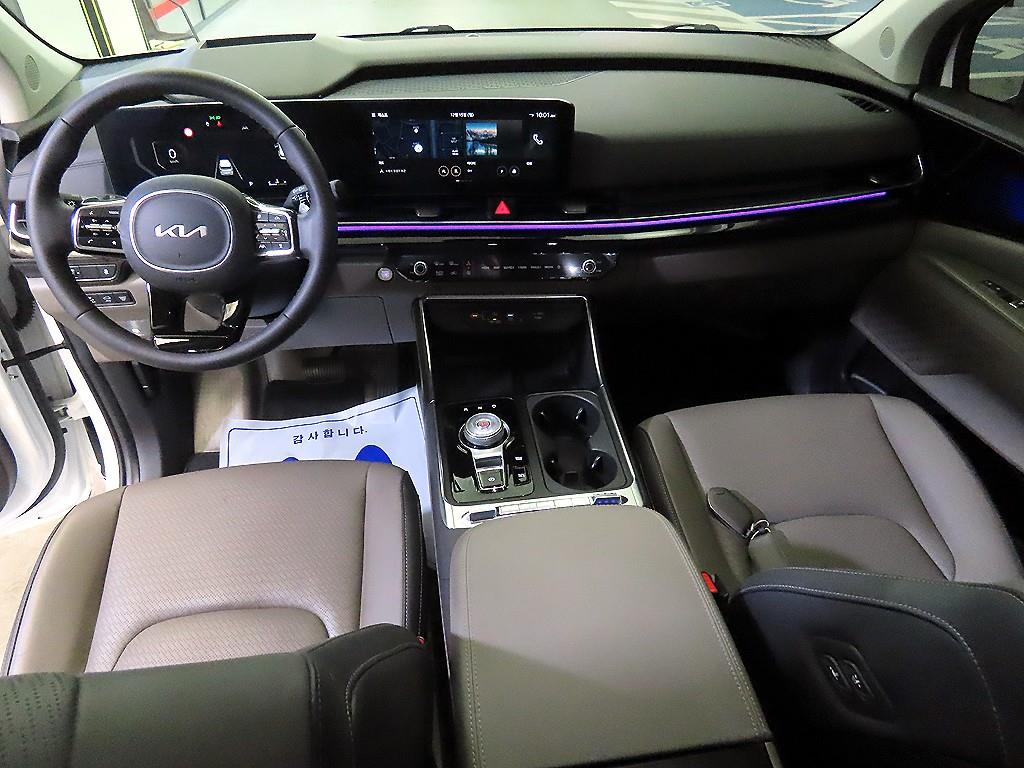 KIA Carnival - Vista 10