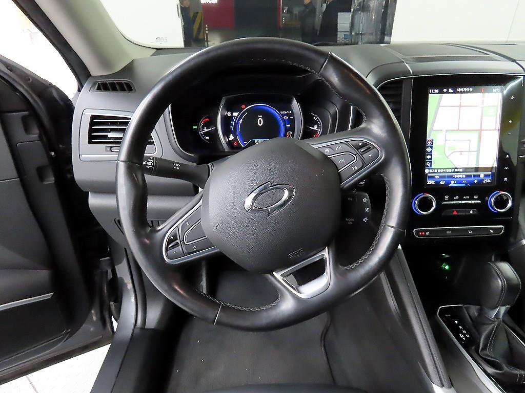 SAMSUNG QM6 - Vista 9