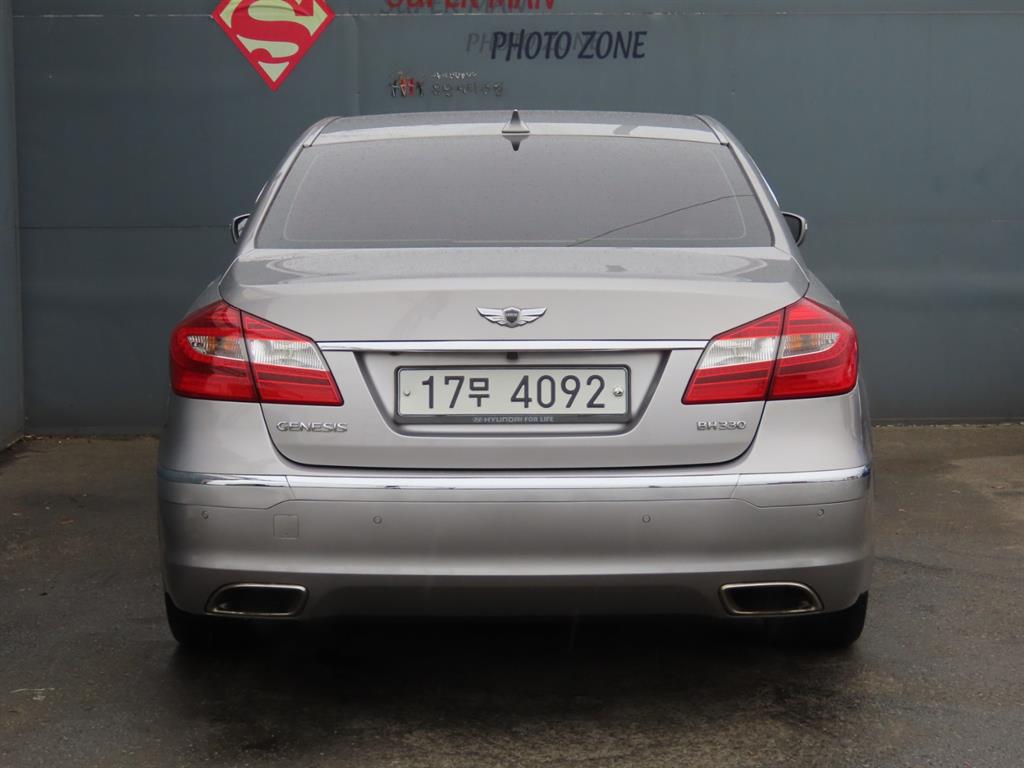 HYUNDAI Genesis - Vista 7