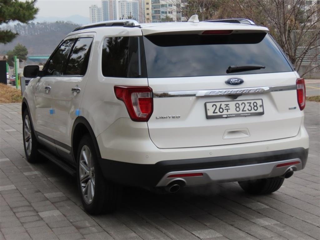 Ford Explorer - Vista 7