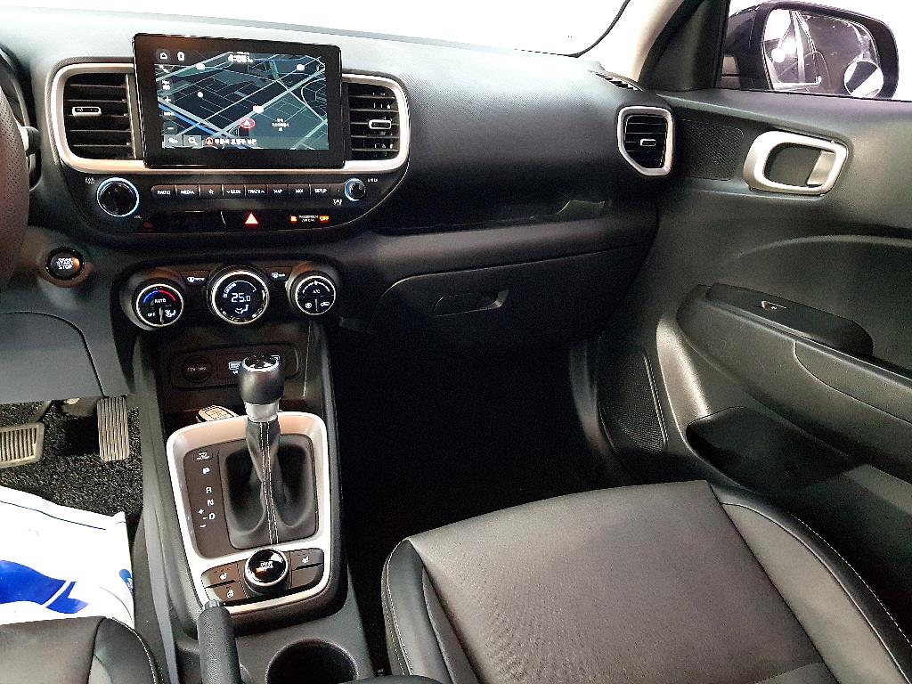 HYUNDAI Venue - Vista 10