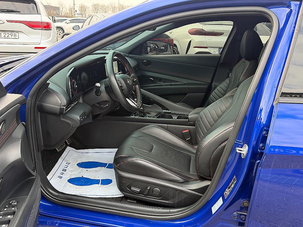 HYUNDAI Avante - Vista 6