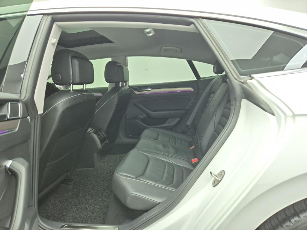 Volkswagen Arteon - Vista 12