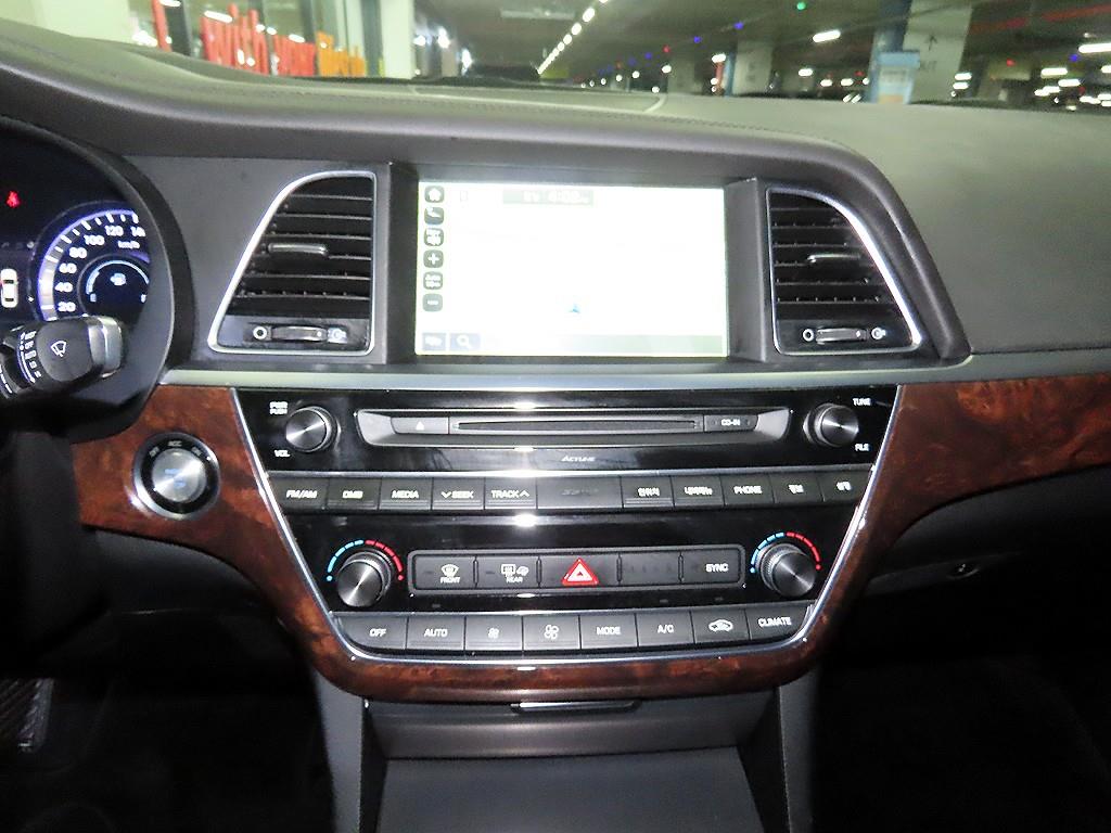 HYUNDAI Aslan - Vista 11
