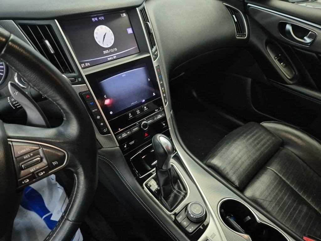 Infiniti Q - Vista 10