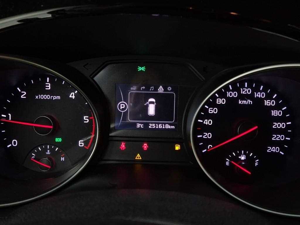 KIA Carnival - Vista 6