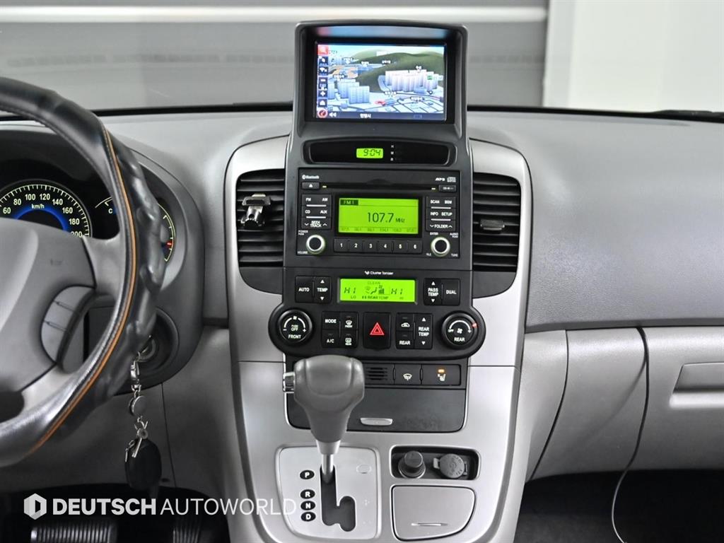 KIA Carnival 2010 Plateado - Importación desde Corea - HF Imports Iquique - Foto 14