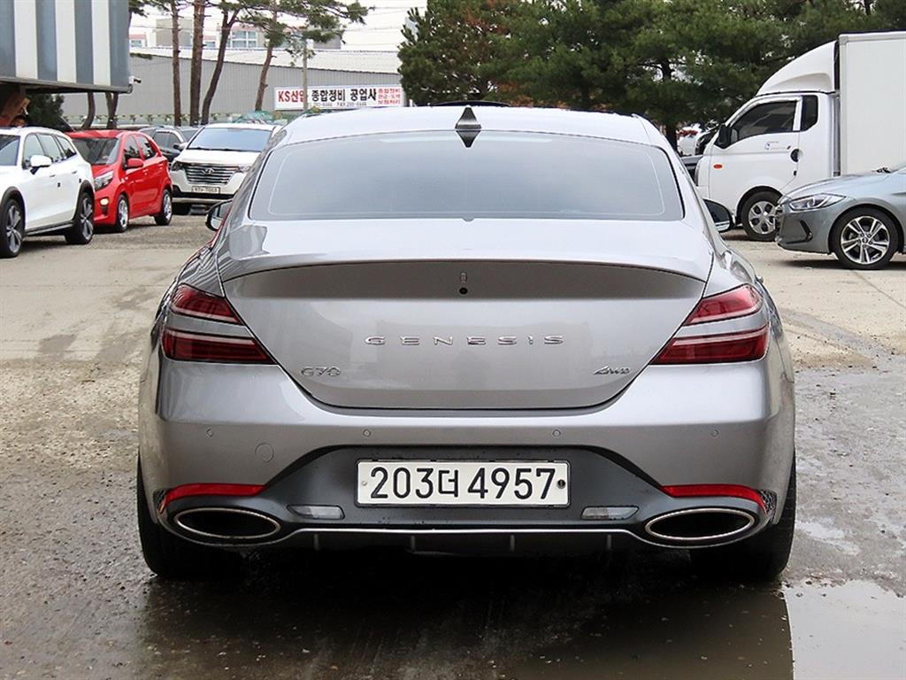 Genesis G70 - Vista 4