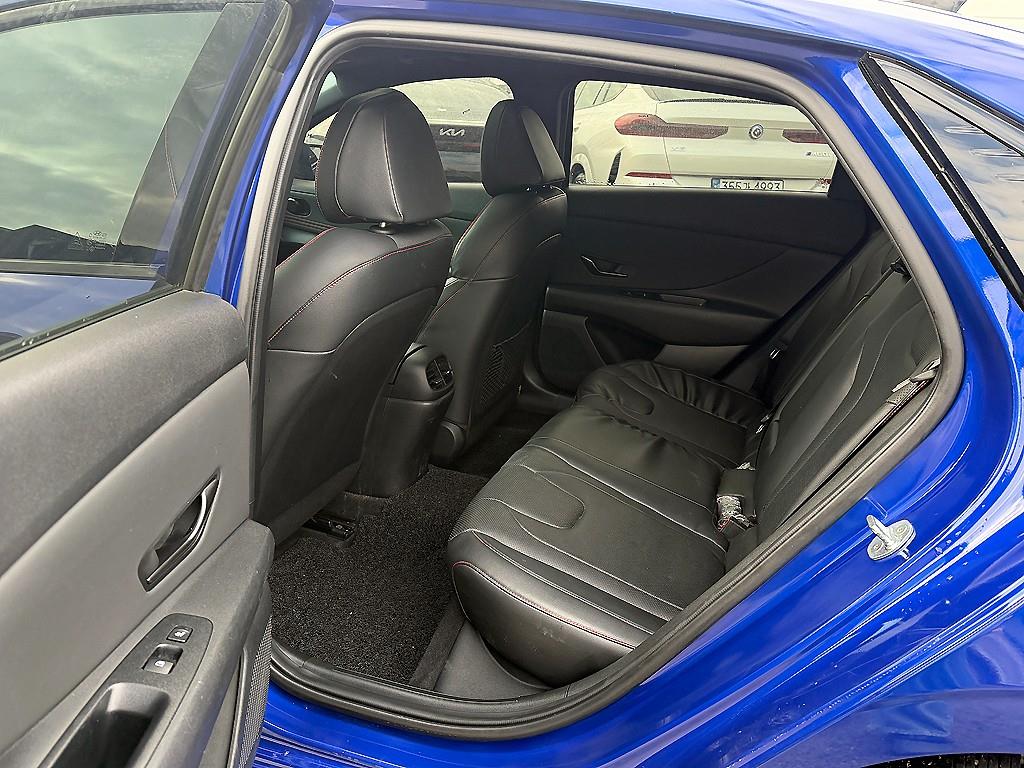 HYUNDAI Avante - Vista 7