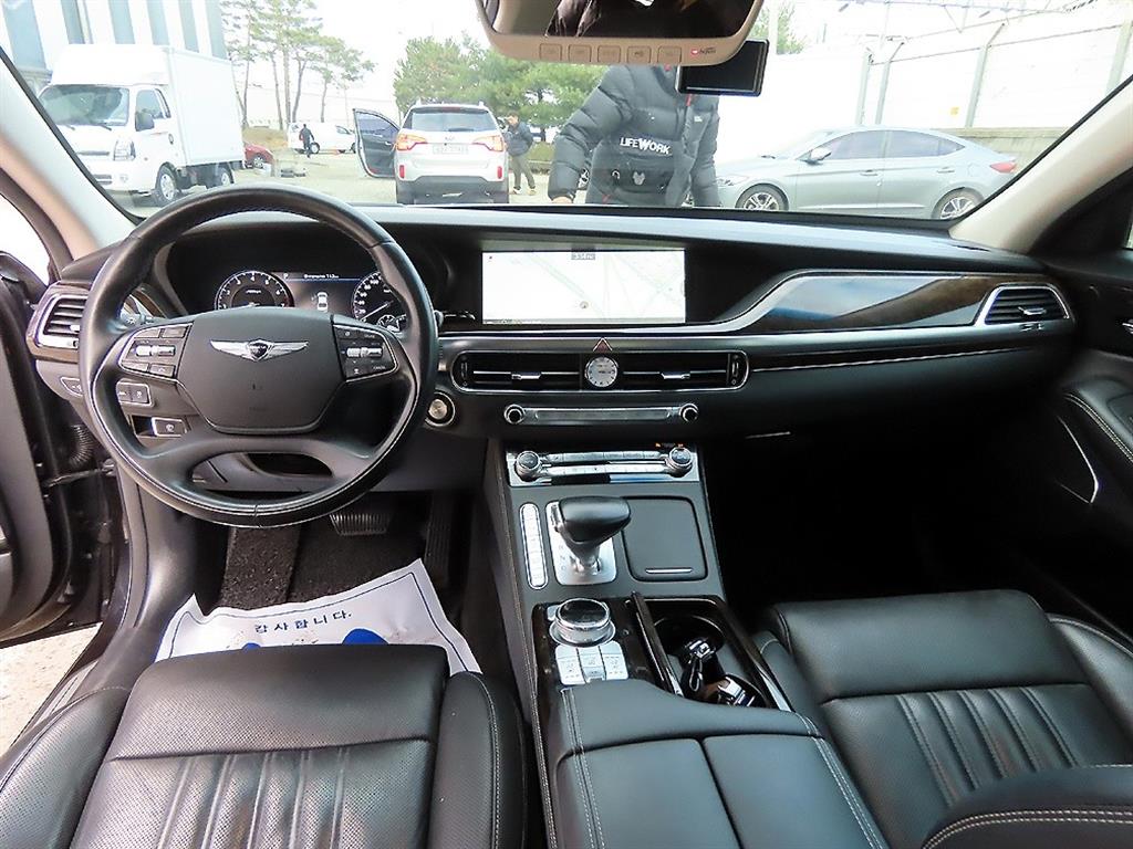 Genesis G90 - Vista 7