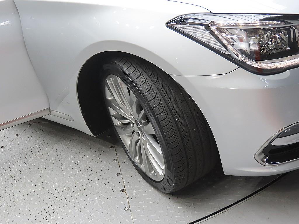 Genesis G80 - Vista 9