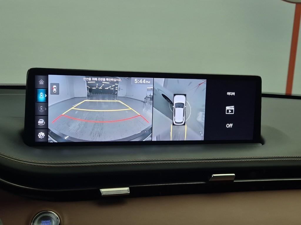 Genesis GV70 2023 Blanco - Importación desde Corea - HF Imports Iquique - Foto 14