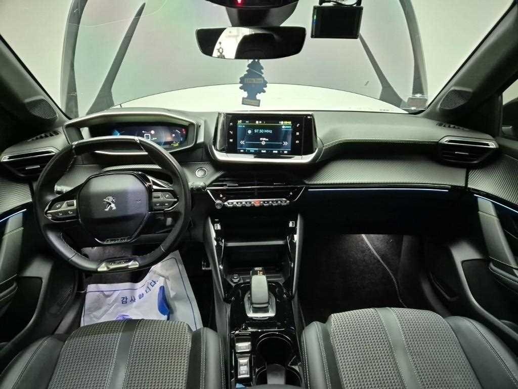 Peugeot 208 - Vista 7