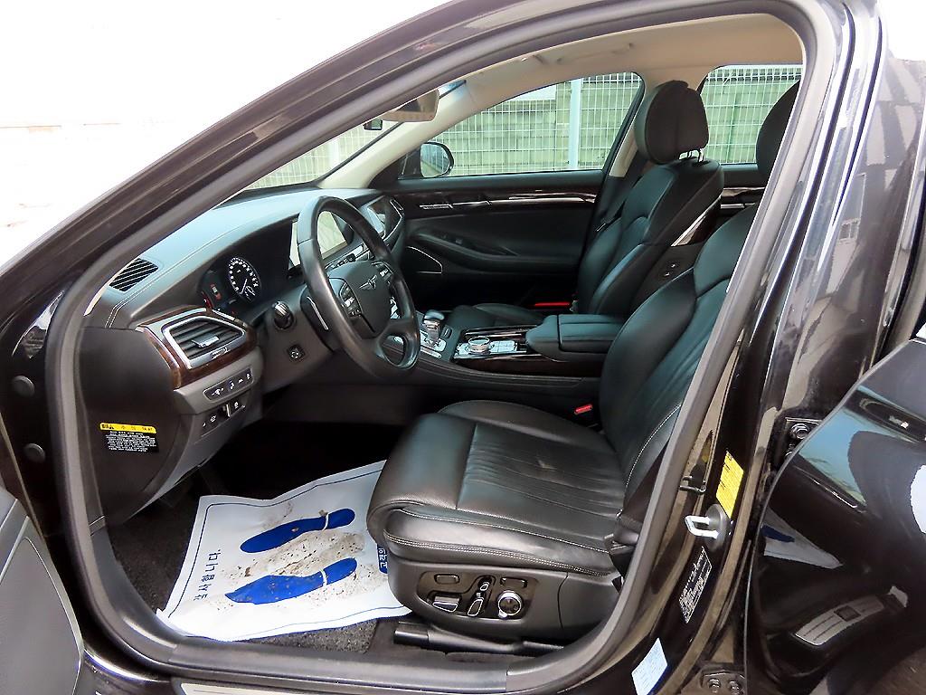 Genesis G90 - Vista 5