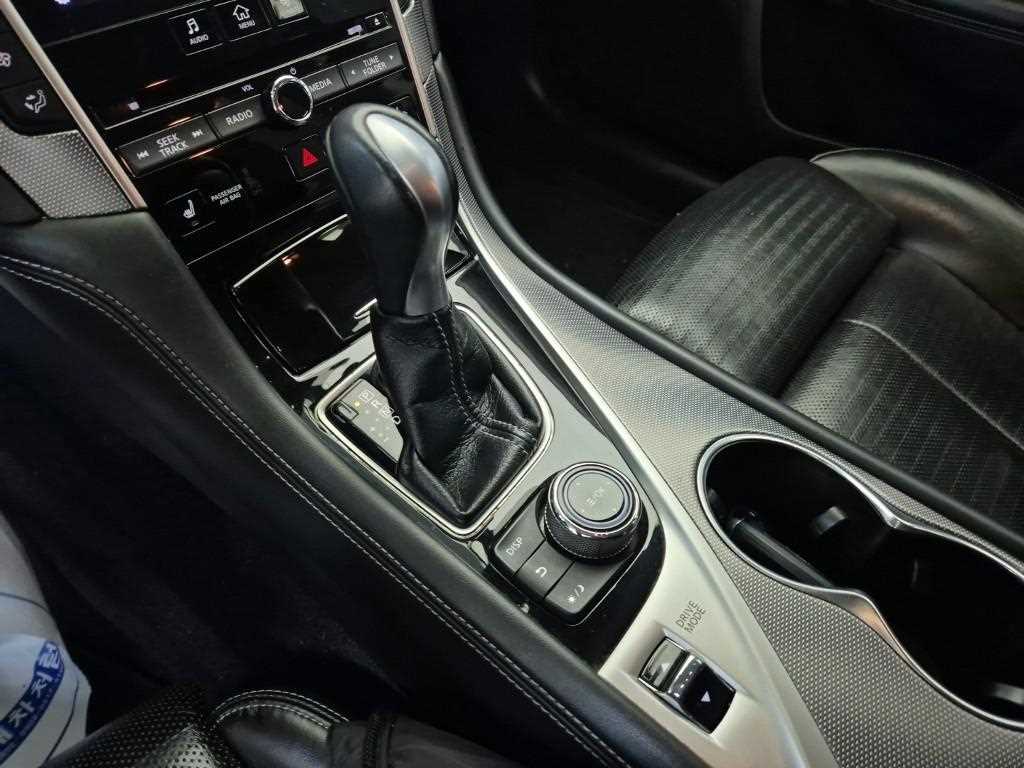 Infiniti Q - Vista 8