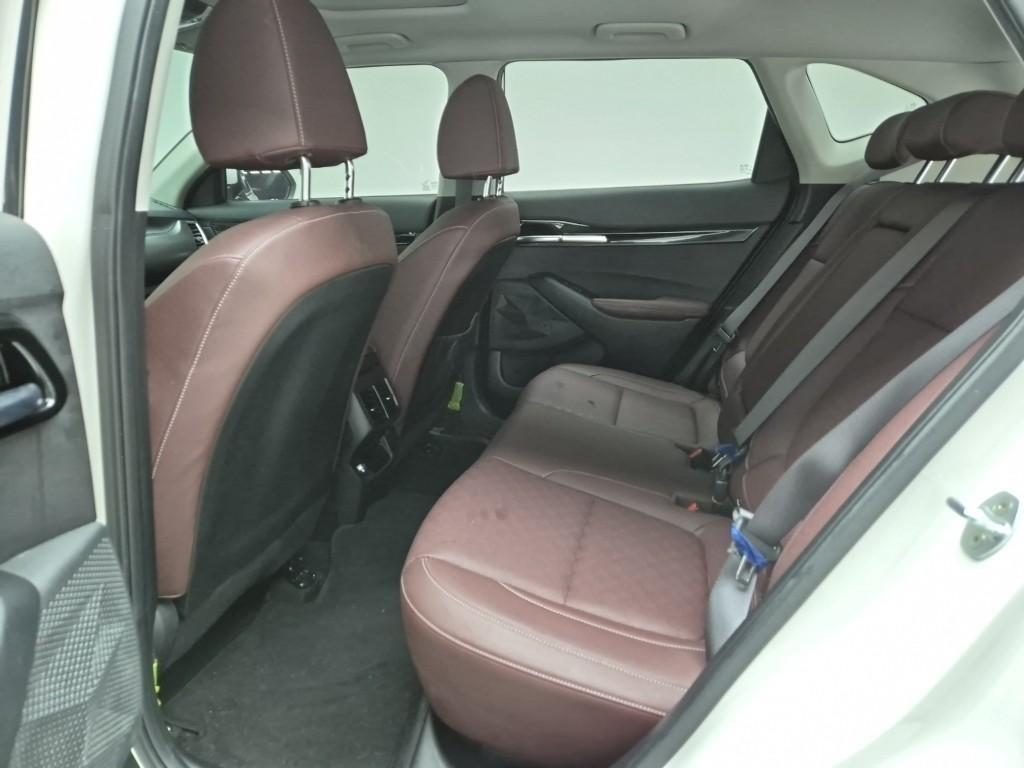 KIA Seltos - Vista 12