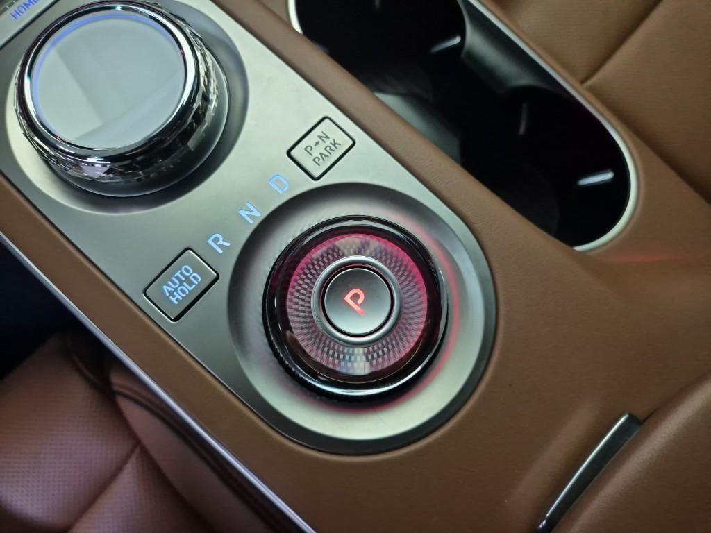 Genesis GV70 - Vista 8