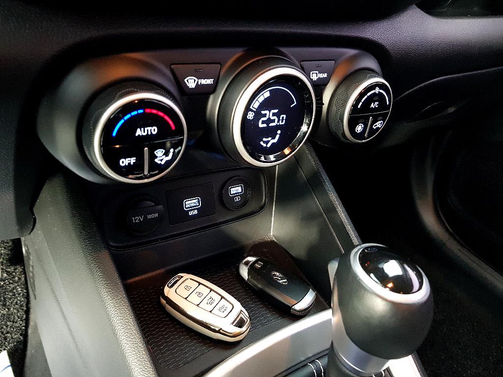 HYUNDAI Venue - Vista 12