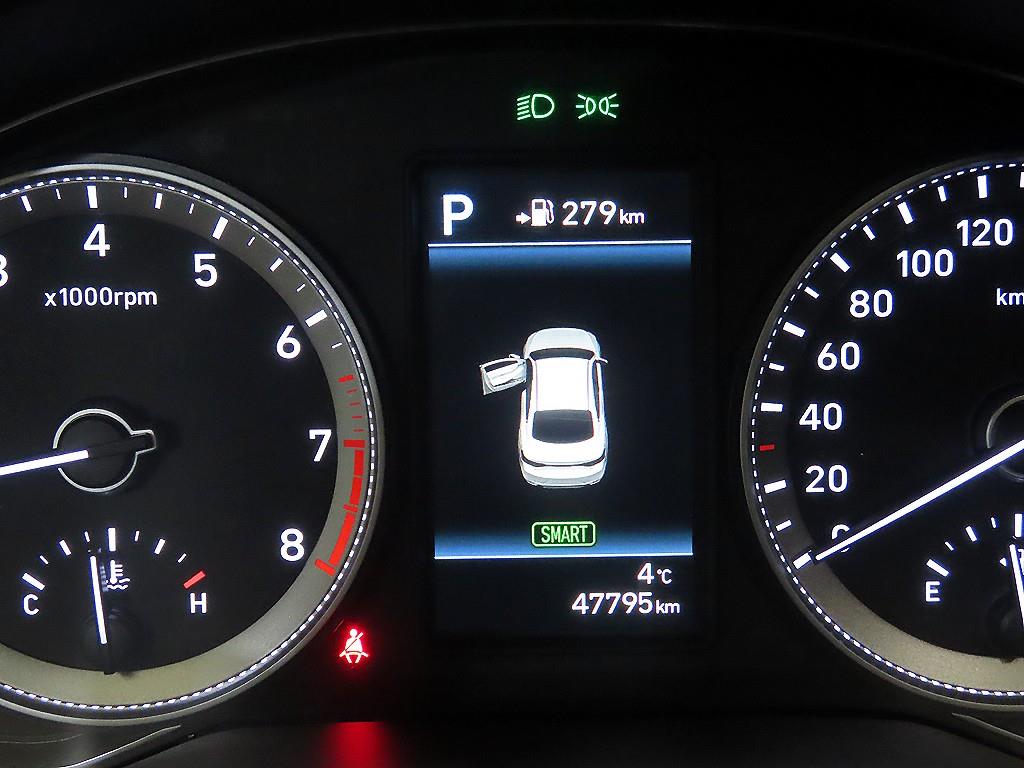 HYUNDAI Grandeur - Vista 9