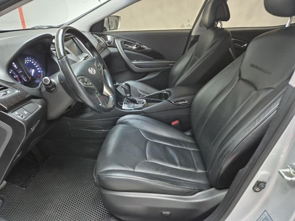 HYUNDAI Grandeur - Vista 11