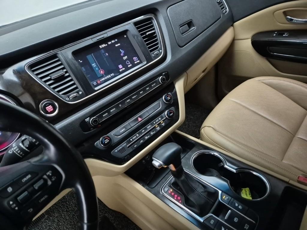 KIA Carnival - Vista 9