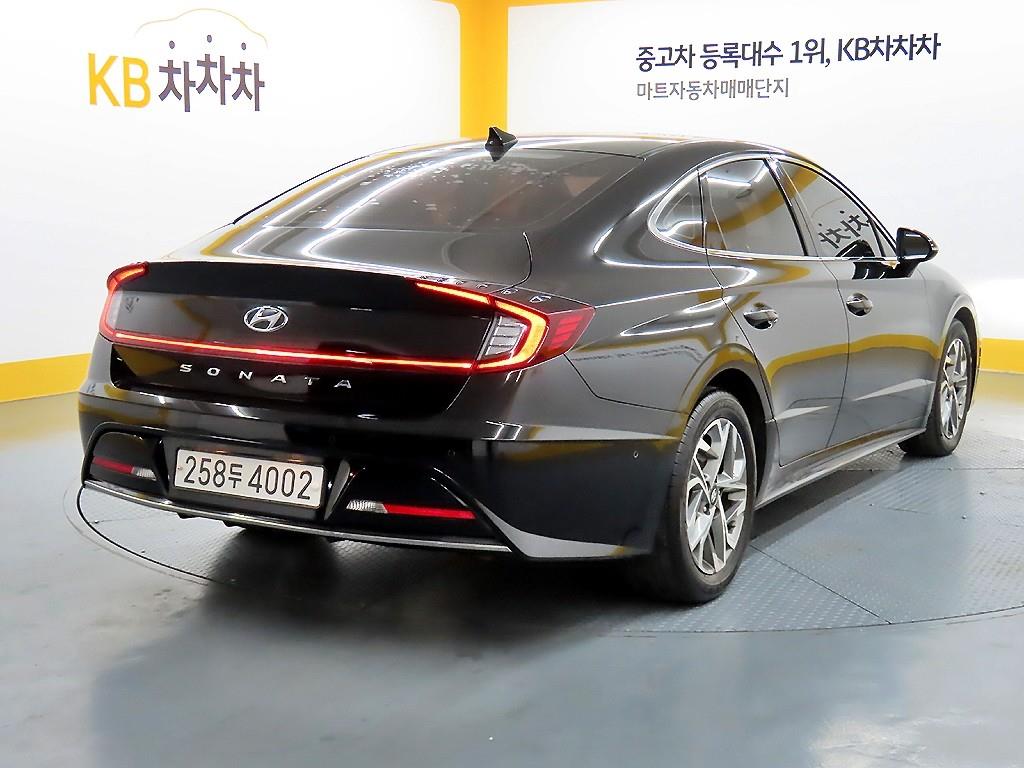 HYUNDAI Sonata - Vista 4