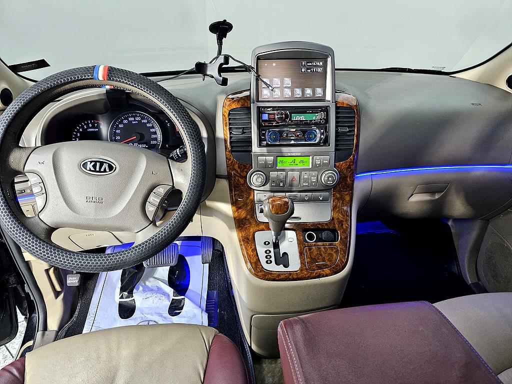 KIA Carnival - Vista 5
