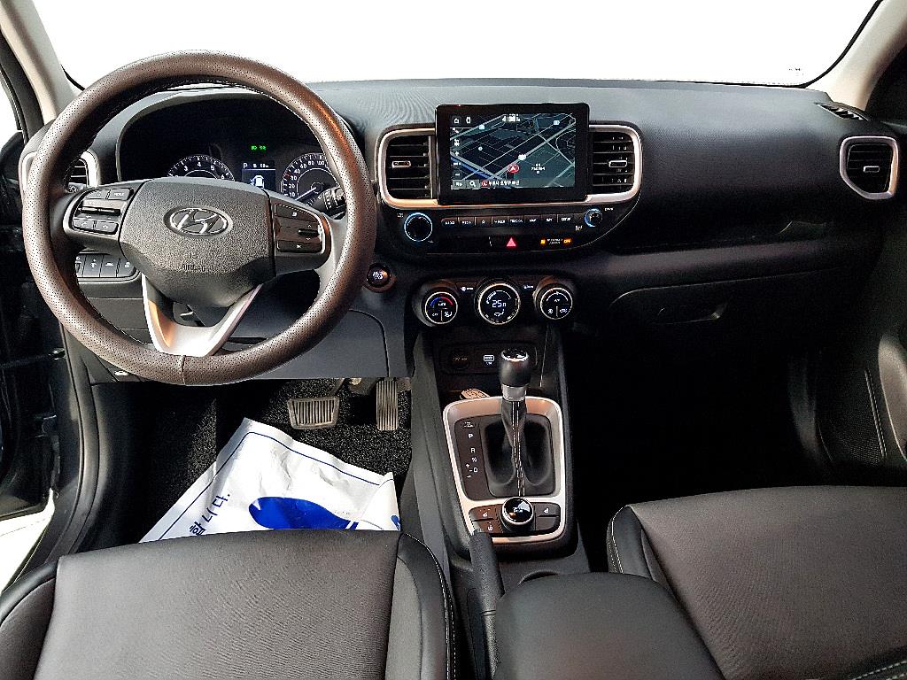 HYUNDAI Venue - Vista 5