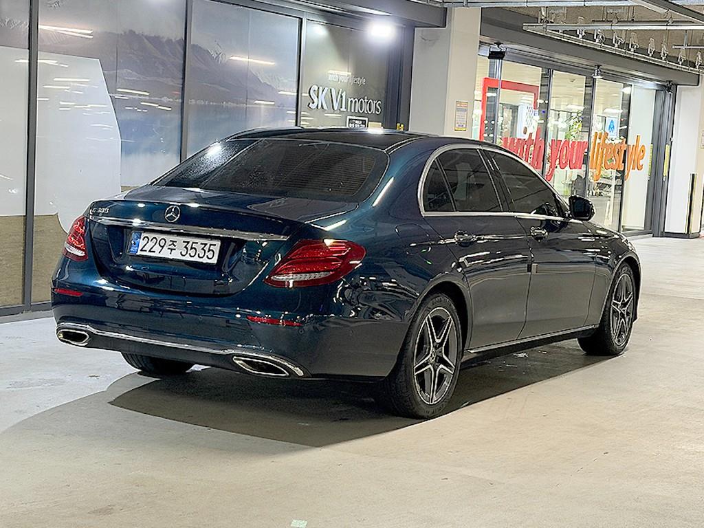 Mercedes Benz E class - Vista 4