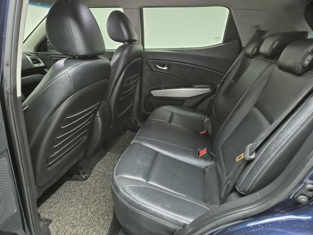 Ssangyong Tivoli - Vista 12