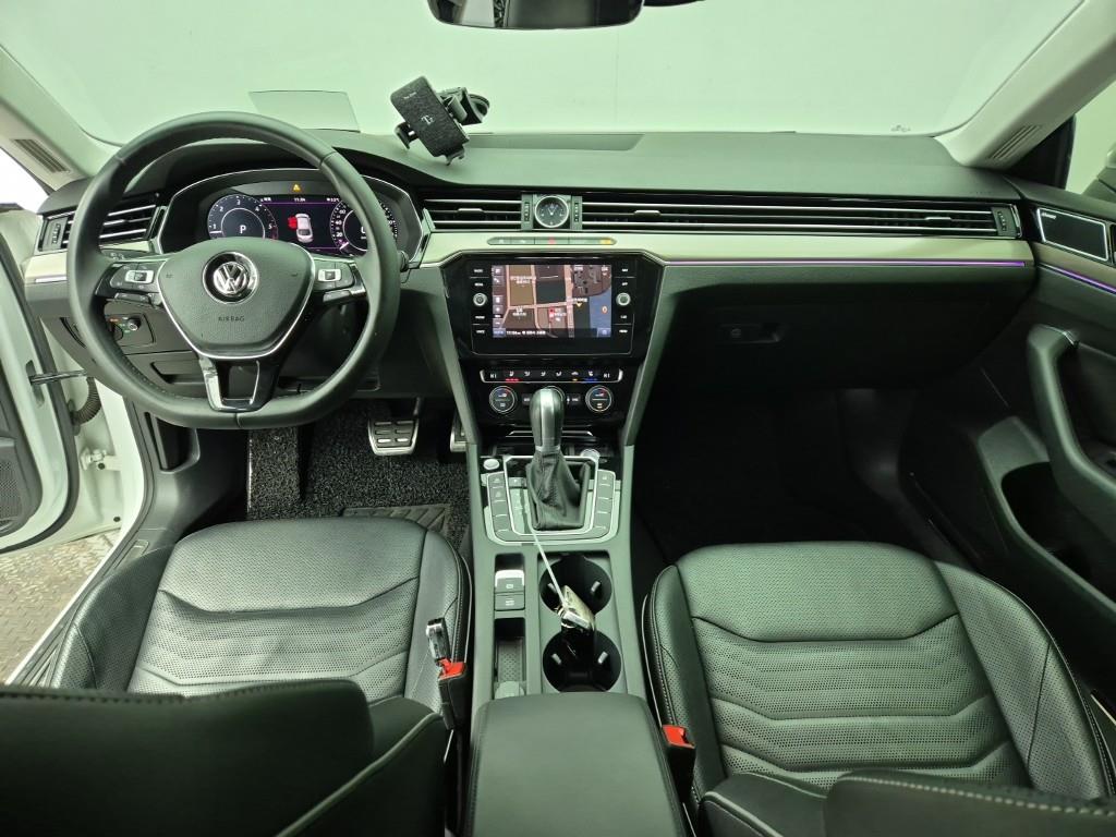 Volkswagen Arteon - Vista 5