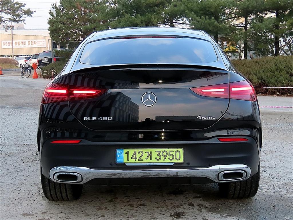 Mercedes Benz GLE Class - Vista 4